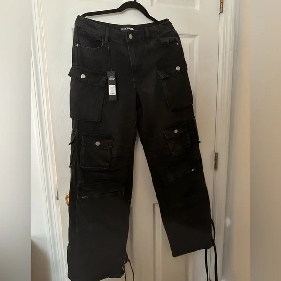 Fashion Nova Black Flare Cargo Jeans - Picture 6 of 8